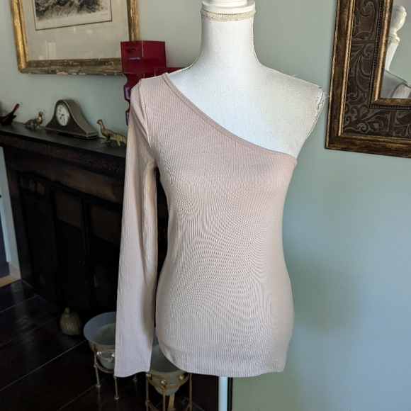 NEW Old Navy Women's Medium Tall One-Sleeve Rib-Knit Top Mollusk Tan Sand 30 - Picture 1 of 11